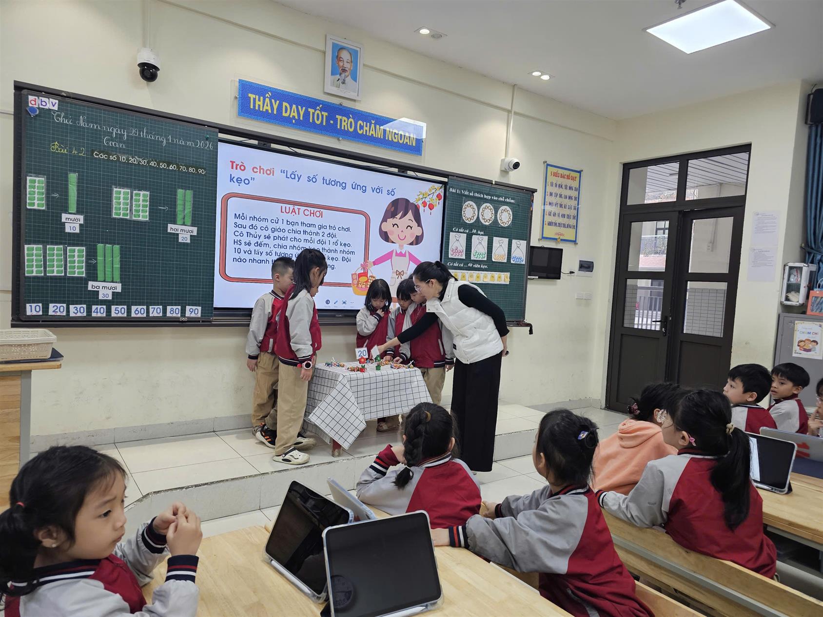 TIẾT HỌC TOÁN ĐẦY HỨNG KHỞI – KHÁM PHÁ CÁC SỐ 10 ĐẾN 90 CÙNG iPAD CỦA HỌC SINH LỚP 1C