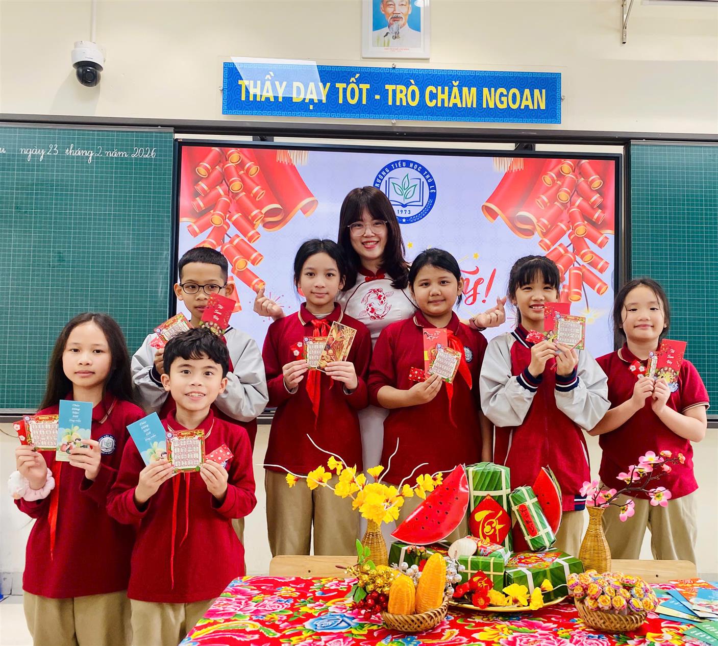 Học sinh lớp 4B gặp mặt đầu xuân 2026 – Rộn ràng niềm vui, ngập tràn may mắn