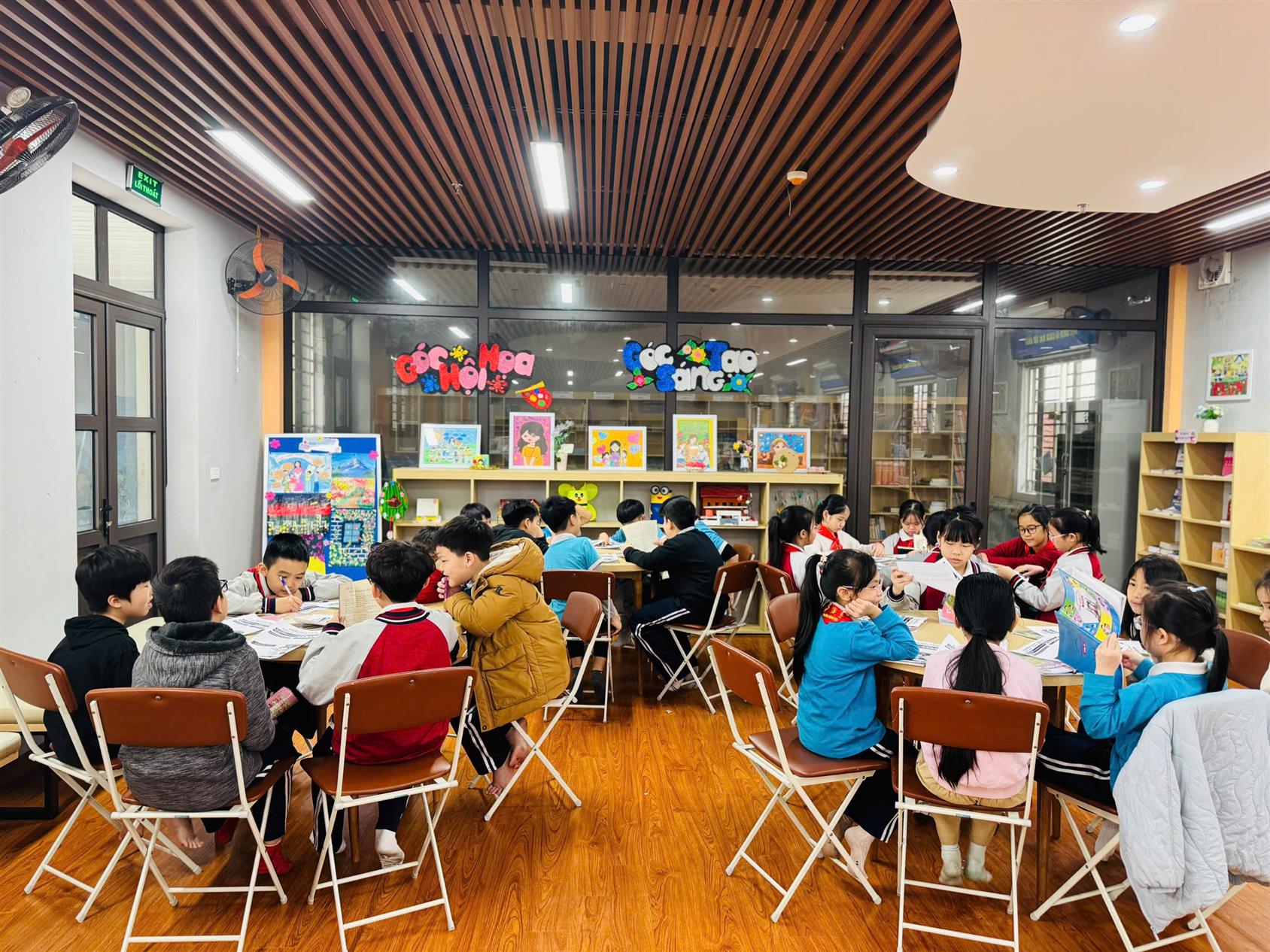 Tiết Đọc mở rộng của lớp 4A: Lan toả yêu thương qua những vần thơ