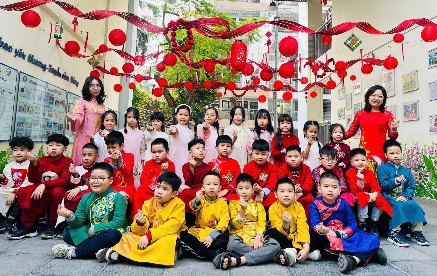 Rộn ràng khai xuân – Khối 2 Trường Tiểu học Thủ Lệ tự tin bứt phá