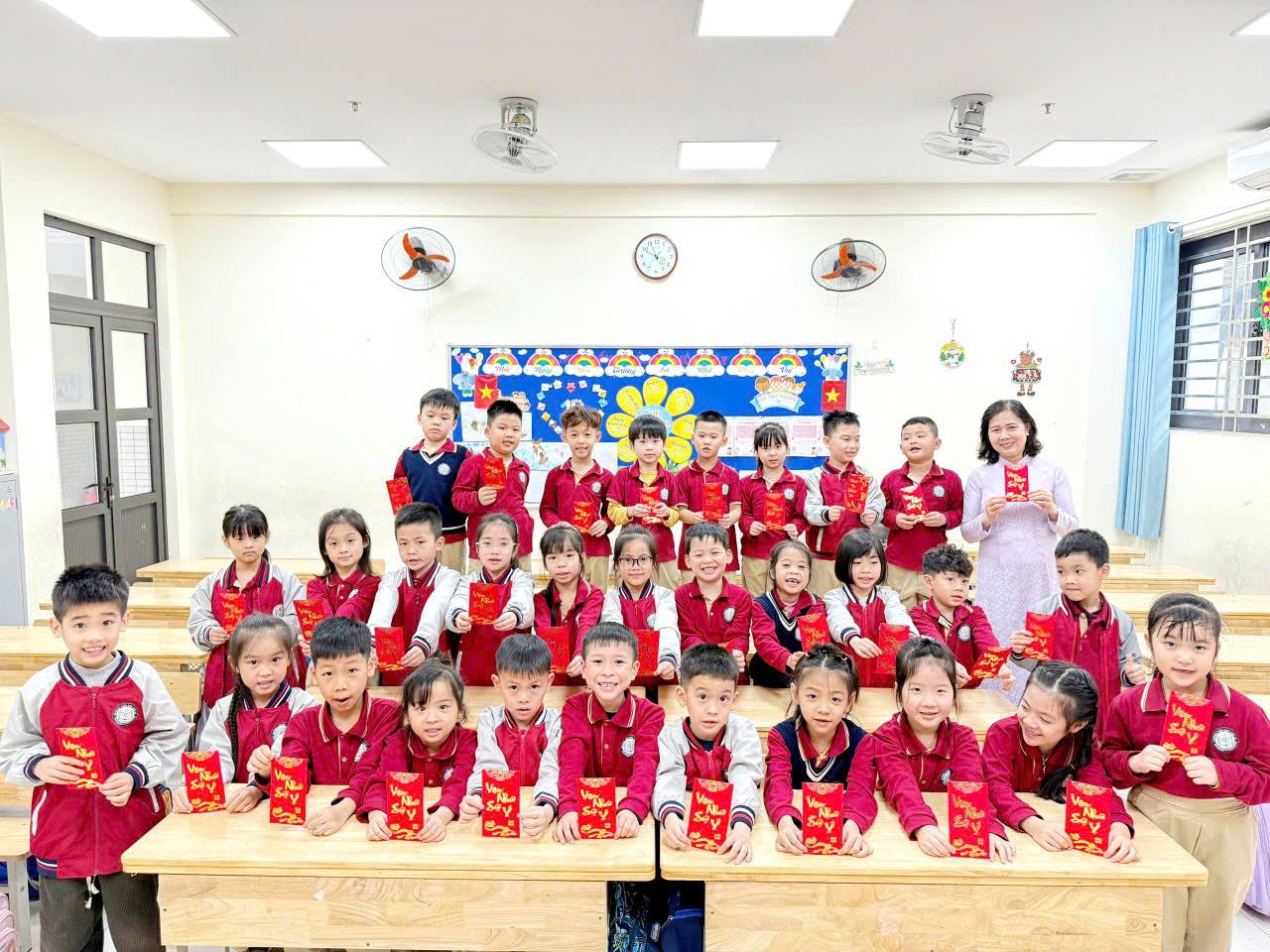 Lớp 1B rộn ràng ngày đầu xuân – Hân hoan và tràn đầy yêu thương