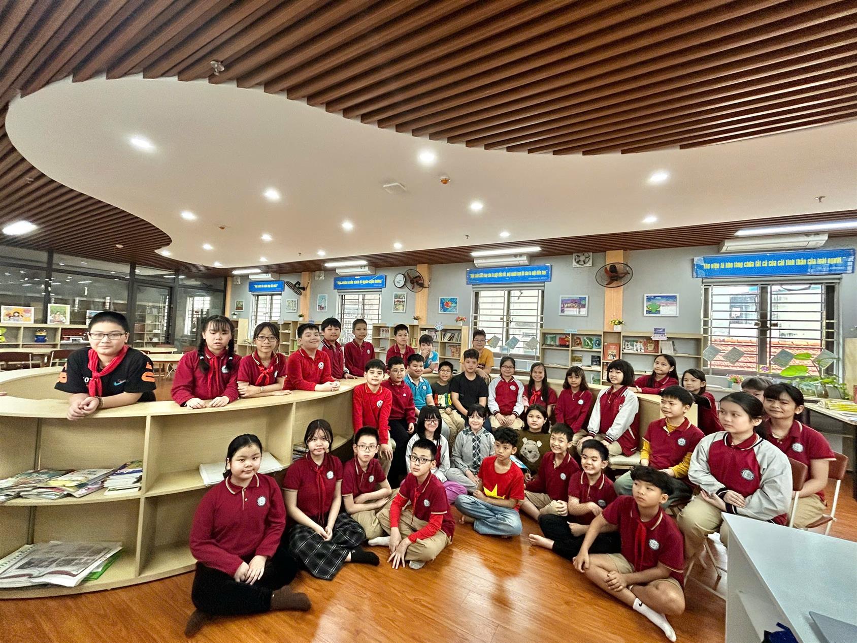 Tiết thư viện Nói và nghe của học sinh lớp 5D trường Tiểu học Thủ Lệ- Lan tỏa tình yêu qua những điểm đến du lịch