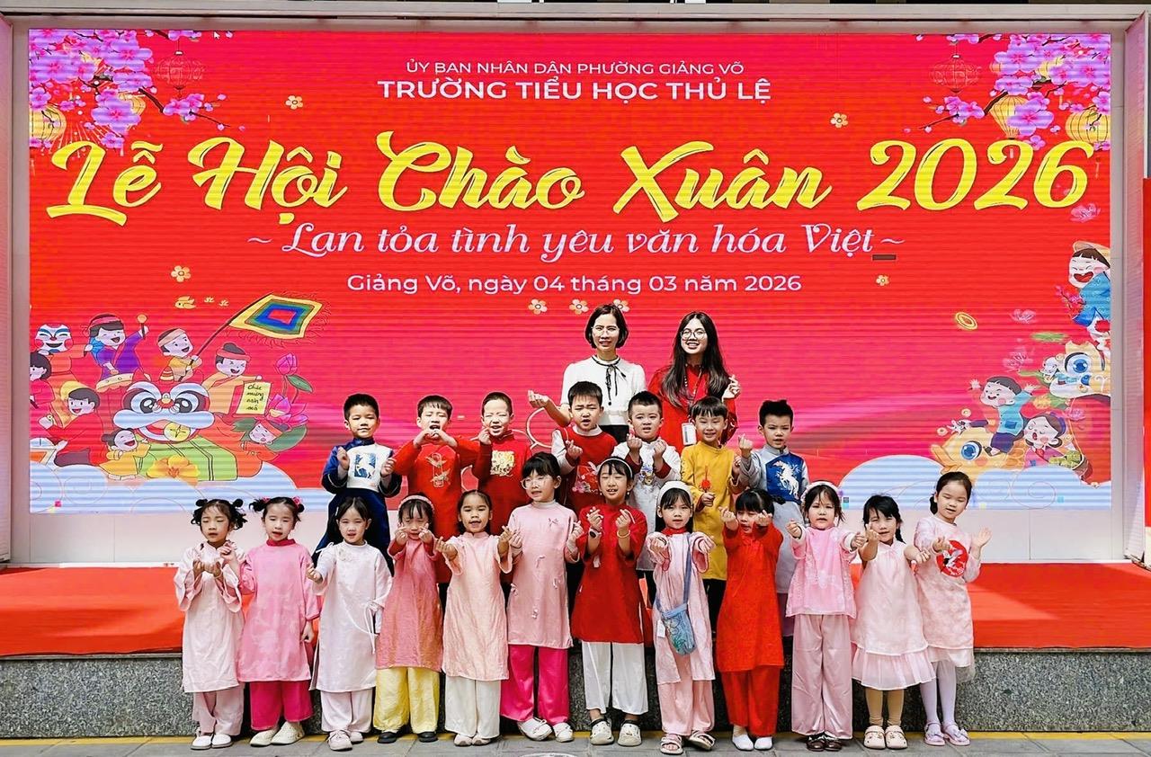 RỘN RÀNG SẮC XUÂN – LỚP 1C LAN TỎA TÌNH YÊU VĂN HÓA VIỆT