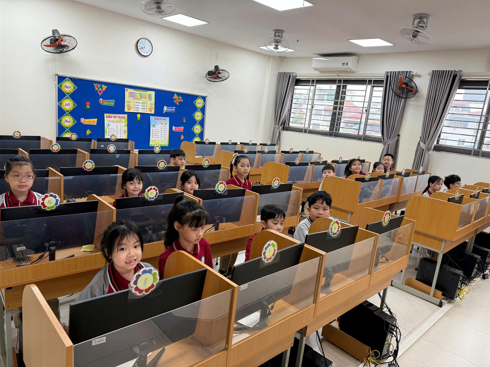 Chúc mừng 15 học sinh khối 3 Trường Tiểu học Thủ Lệ chinh phục vòng thi Hội Trạng Nguyên Tiếng Việt