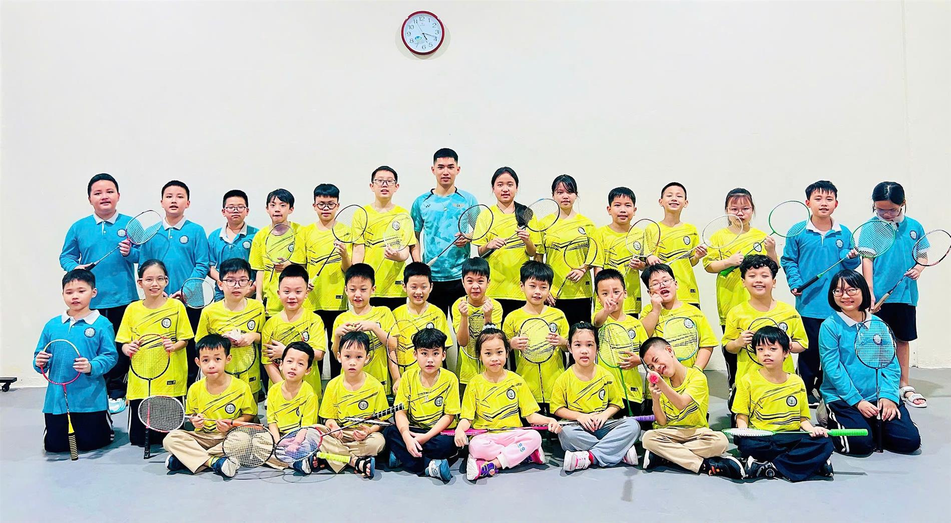 Câu lạc bộ ngoại khóa Cầu lông – nơi ươm mầm đam mê thể thao cho học sinh Tiểu học Thủ Lệ.