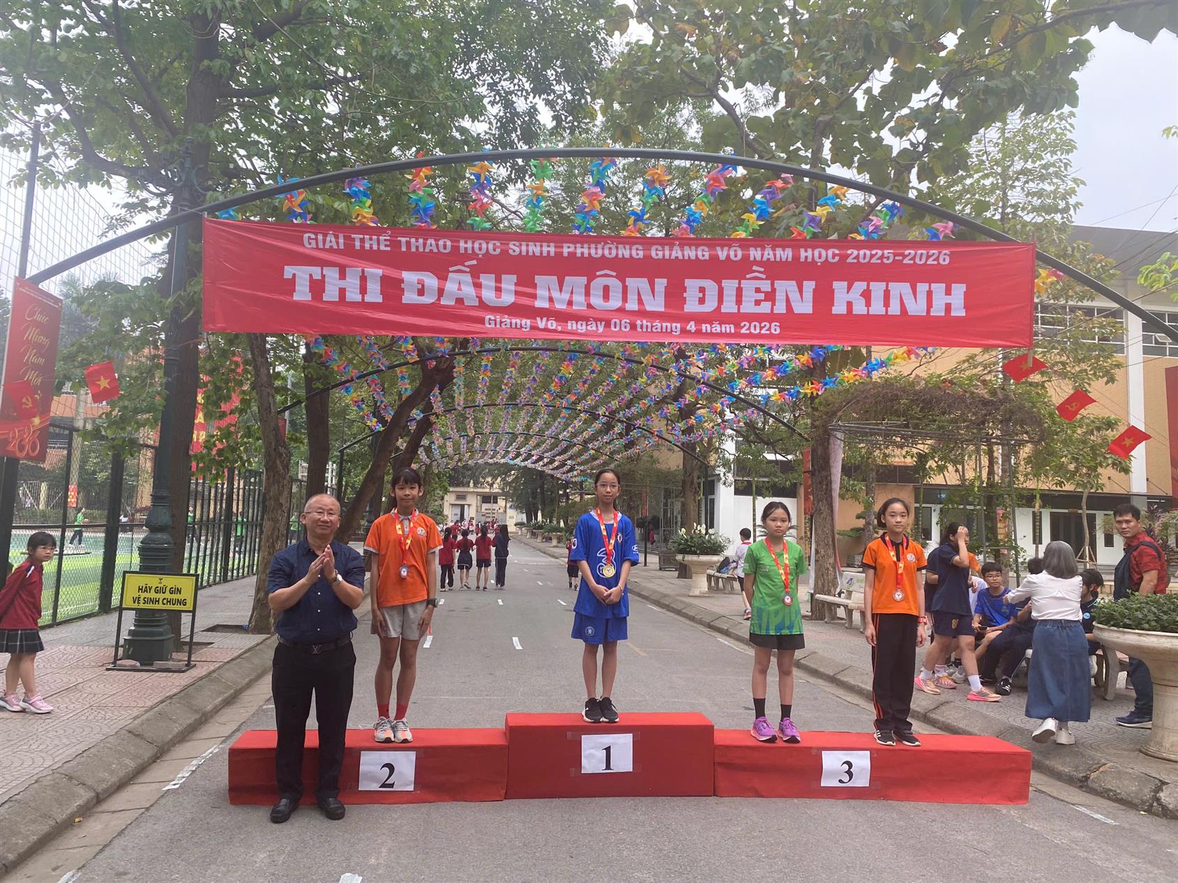 Học sinh trường Tiểu học Thủ Lệ đạt thành tích cao ở môn Điền kinh tại Giải Thể thao học sinh phường Giảng Võ năm học 2025 – 2026.