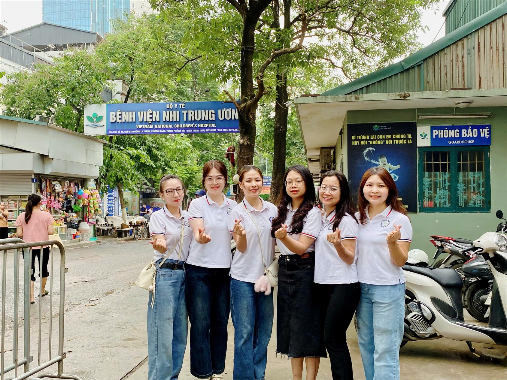 Trao yêu thương, gửi hy vọng - Hoạt động ý nghĩa của Chi đoàn Trường Tiểu học Thủ Lệ