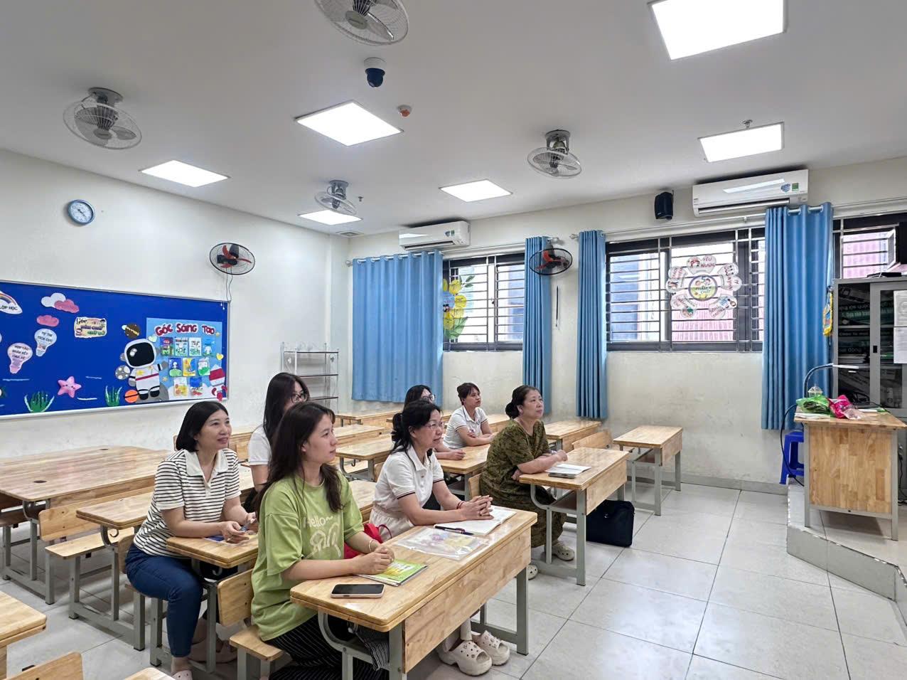 GIÁO VIÊN KHỐI 3 TRƯỜNG TIỂU HỌC THỦ LỆ TÍCH CỰC THAM GIA TẬP HUẤN BỘ SÁCH GIÁO KHOA “KẾT NỐI TRI THỨC VỚI CUỘC SỐNG”