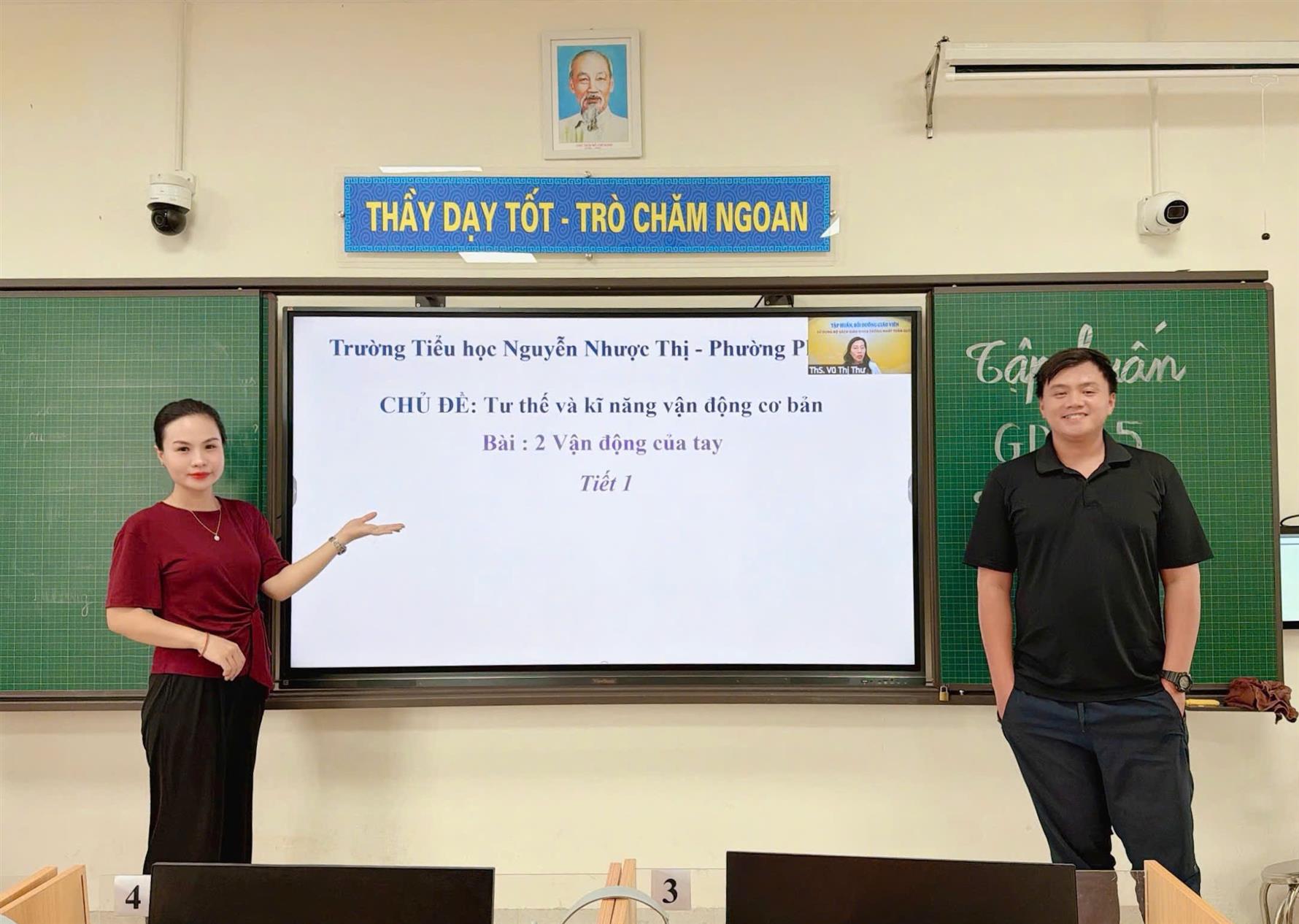 GIÁO VIÊN TỔ THỂ DỤC TRƯỜNG TIỂU HỌC THỦ LỆ THAM GIA TẬP HUẤN SÁCH GIÁO KHOA BỘ MÔN GIÁO DỤC THỂ CHẤT LỚP 1, 2, 3, 4, 5