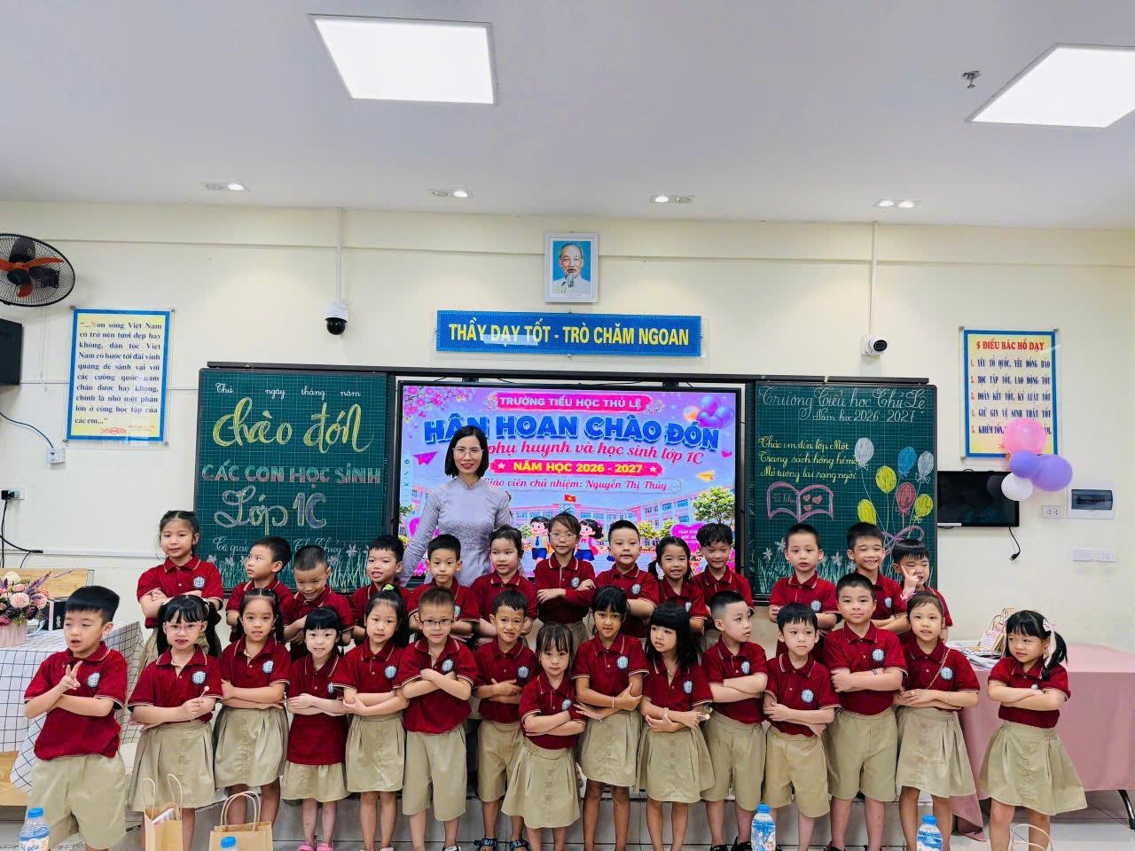 Ngày đầu tiên đến trường – Khởi đầu hành trình yêu thương của học sinh lớp 1C
