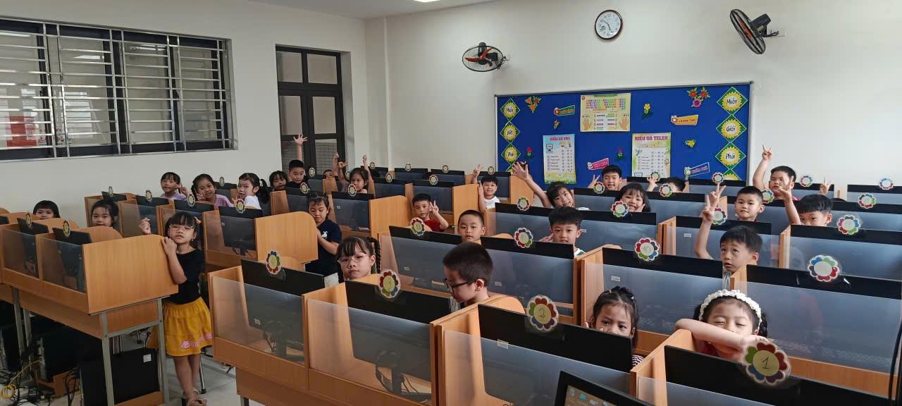 Những bước chân đầu tiên trên hành trình khám phá công nghệ
