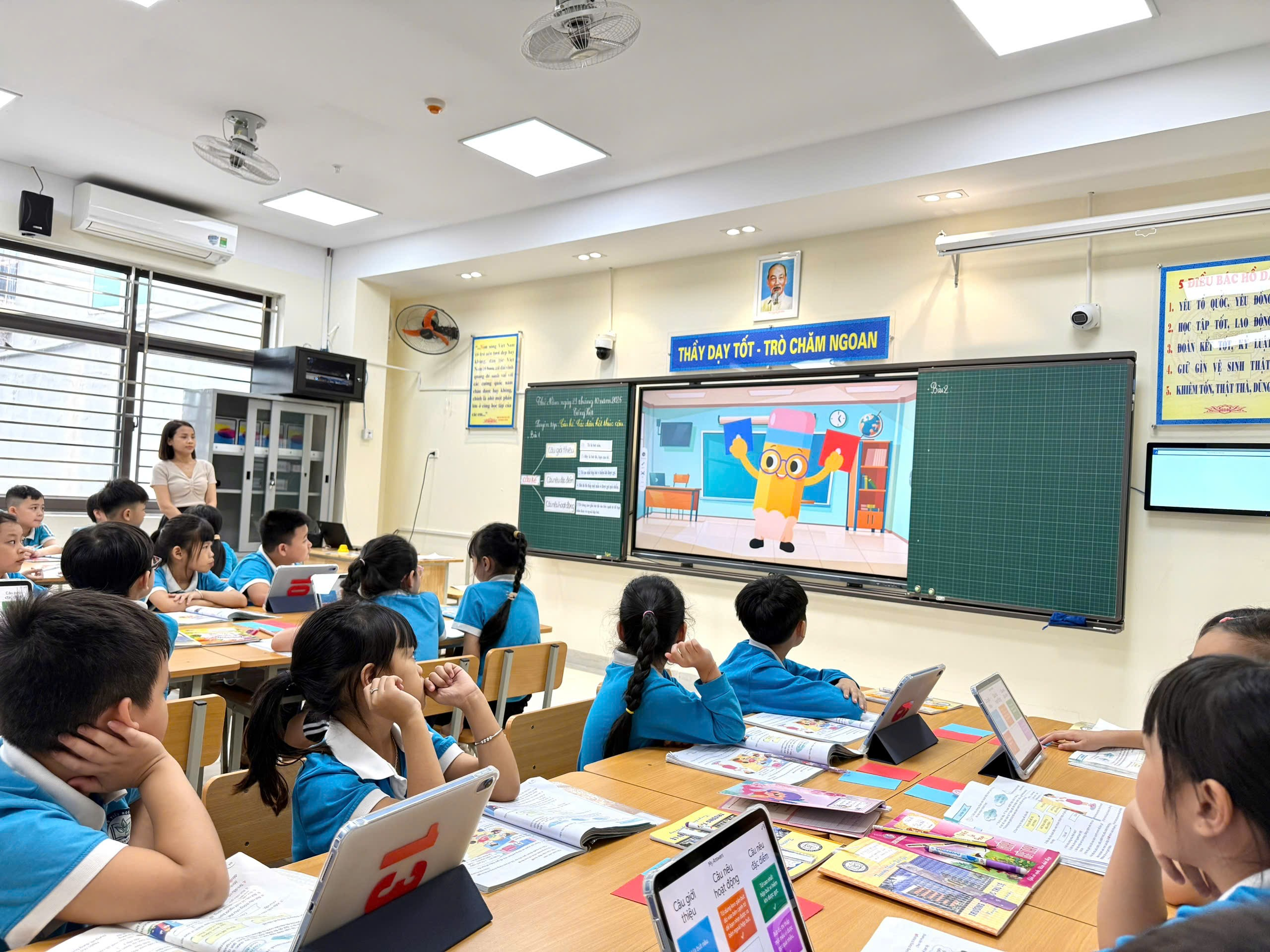 A group of children in a classroom
AI-generated content may be incorrect.