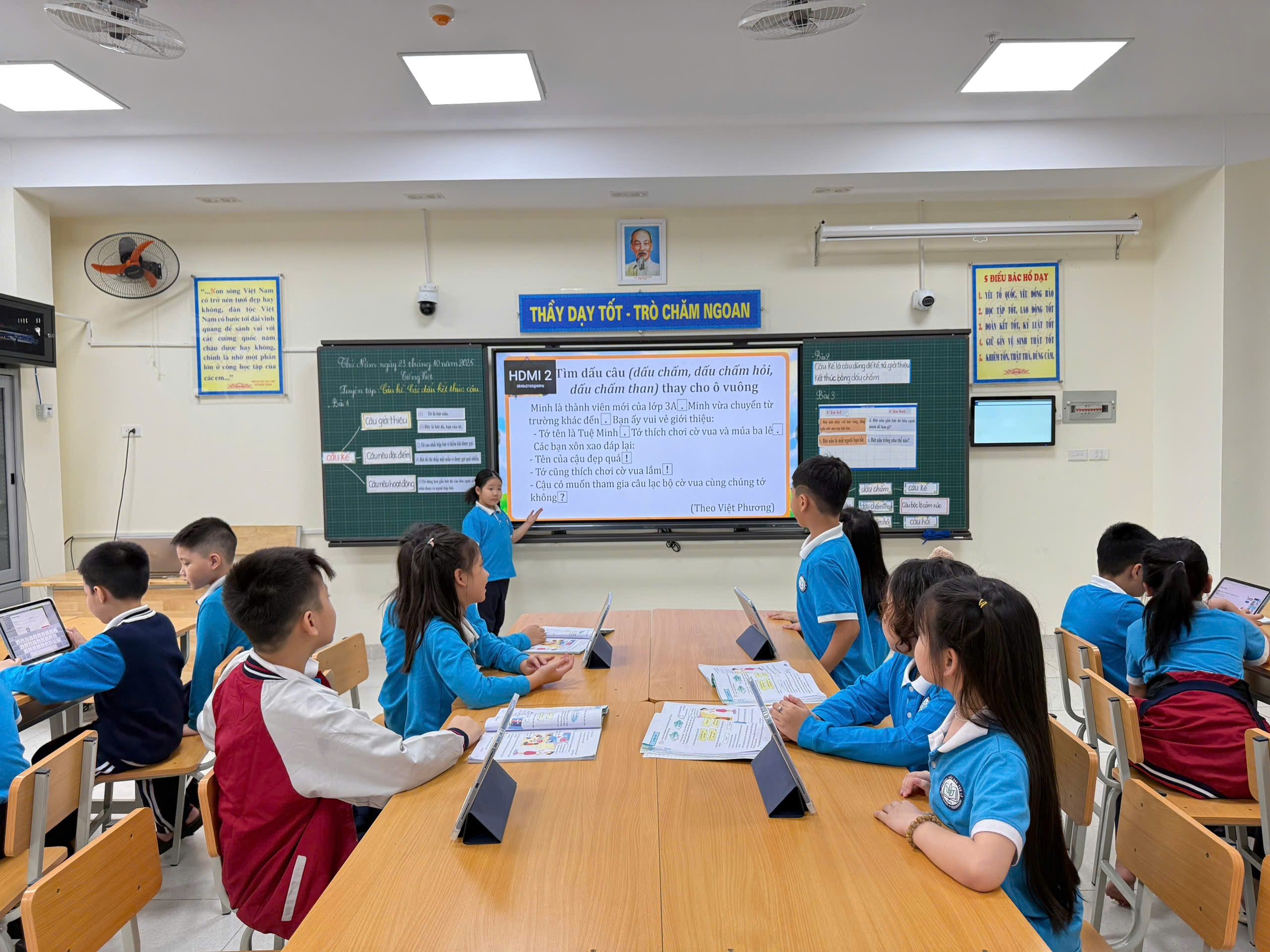 A group of children in a classroom

AI-generated content may be incorrect.