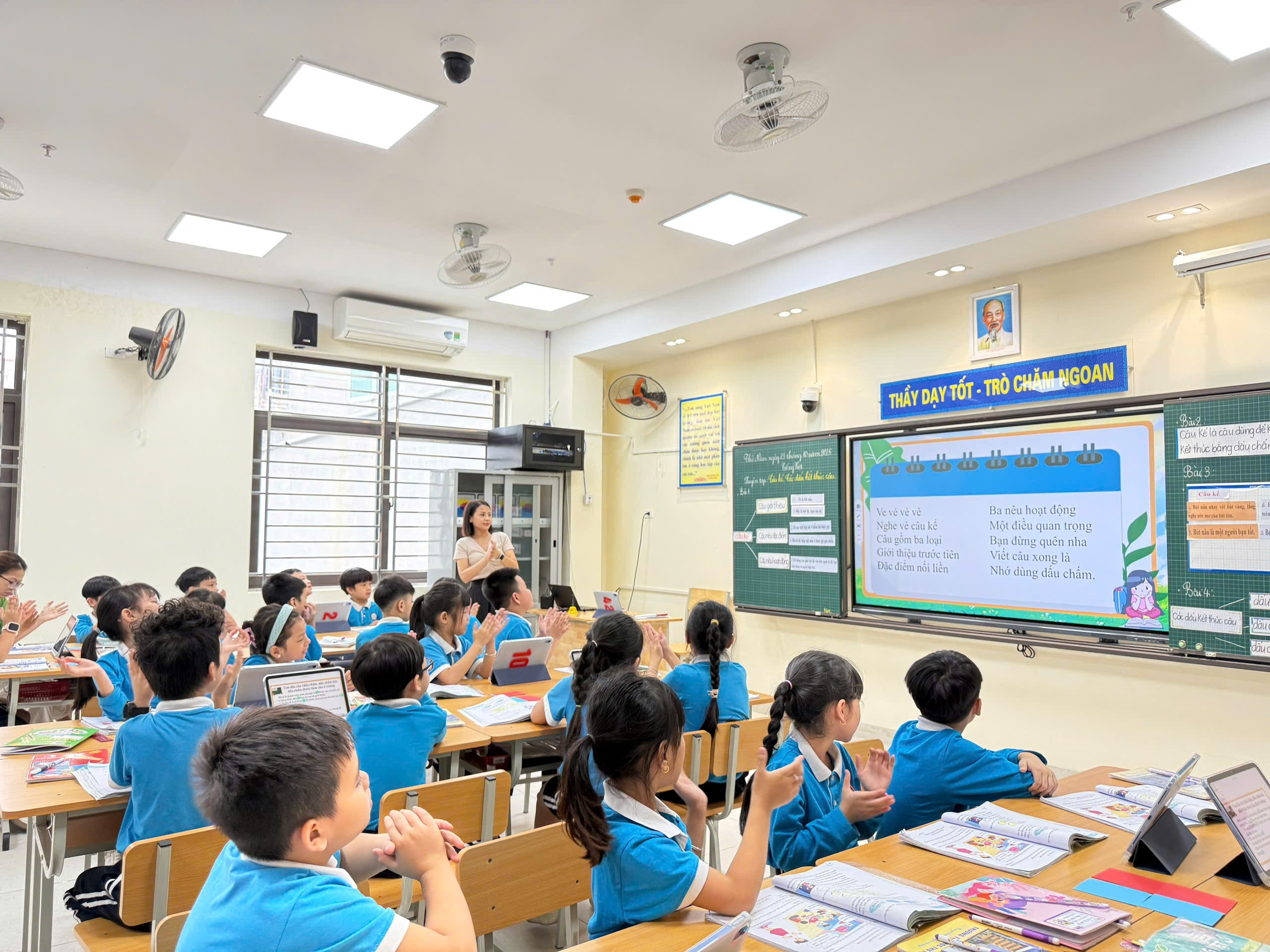 A group of children in a classroom

AI-generated content may be incorrect.