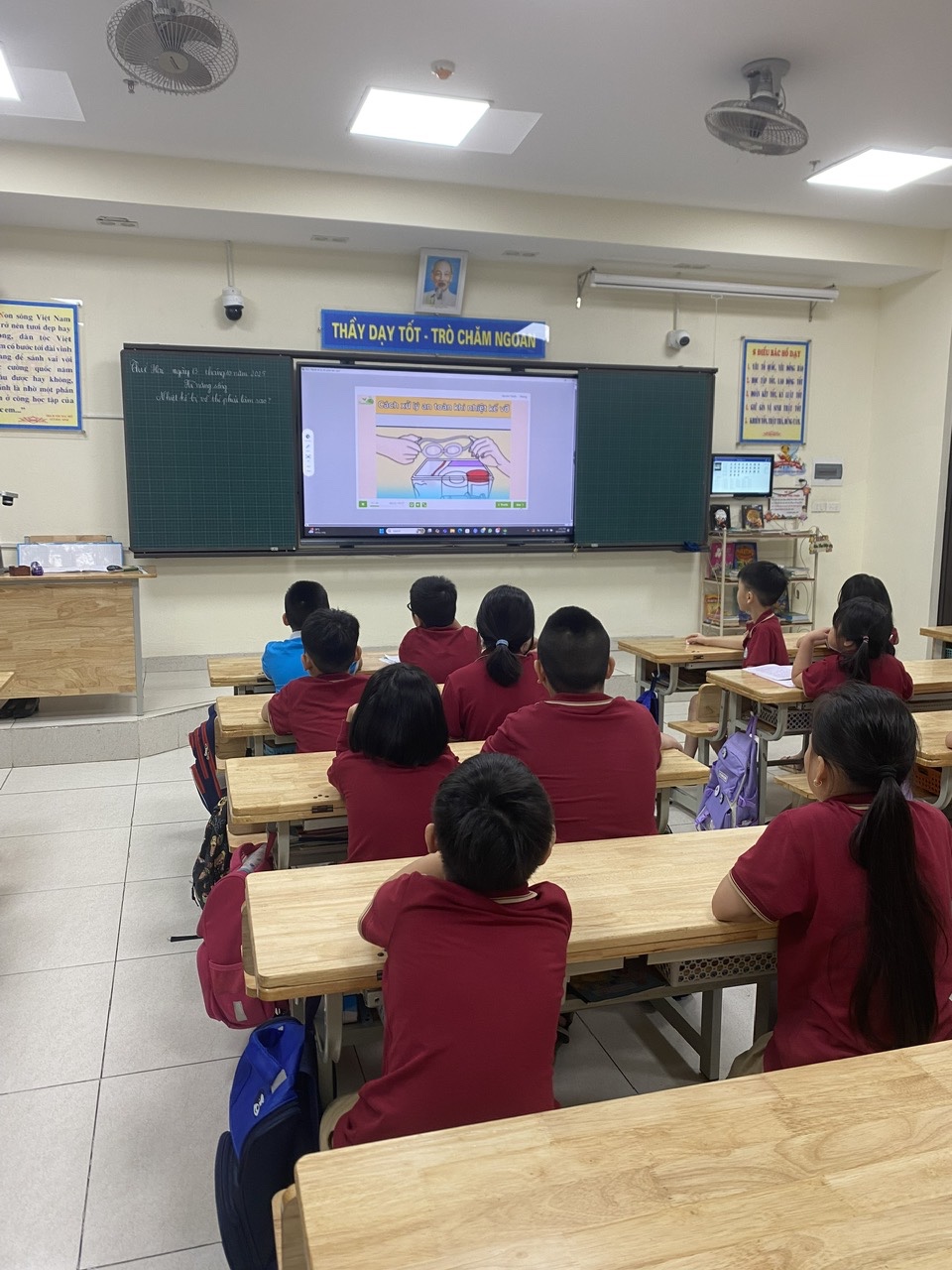 C:\Users\Administrator\Desktop\nhiet ke 3.jpg