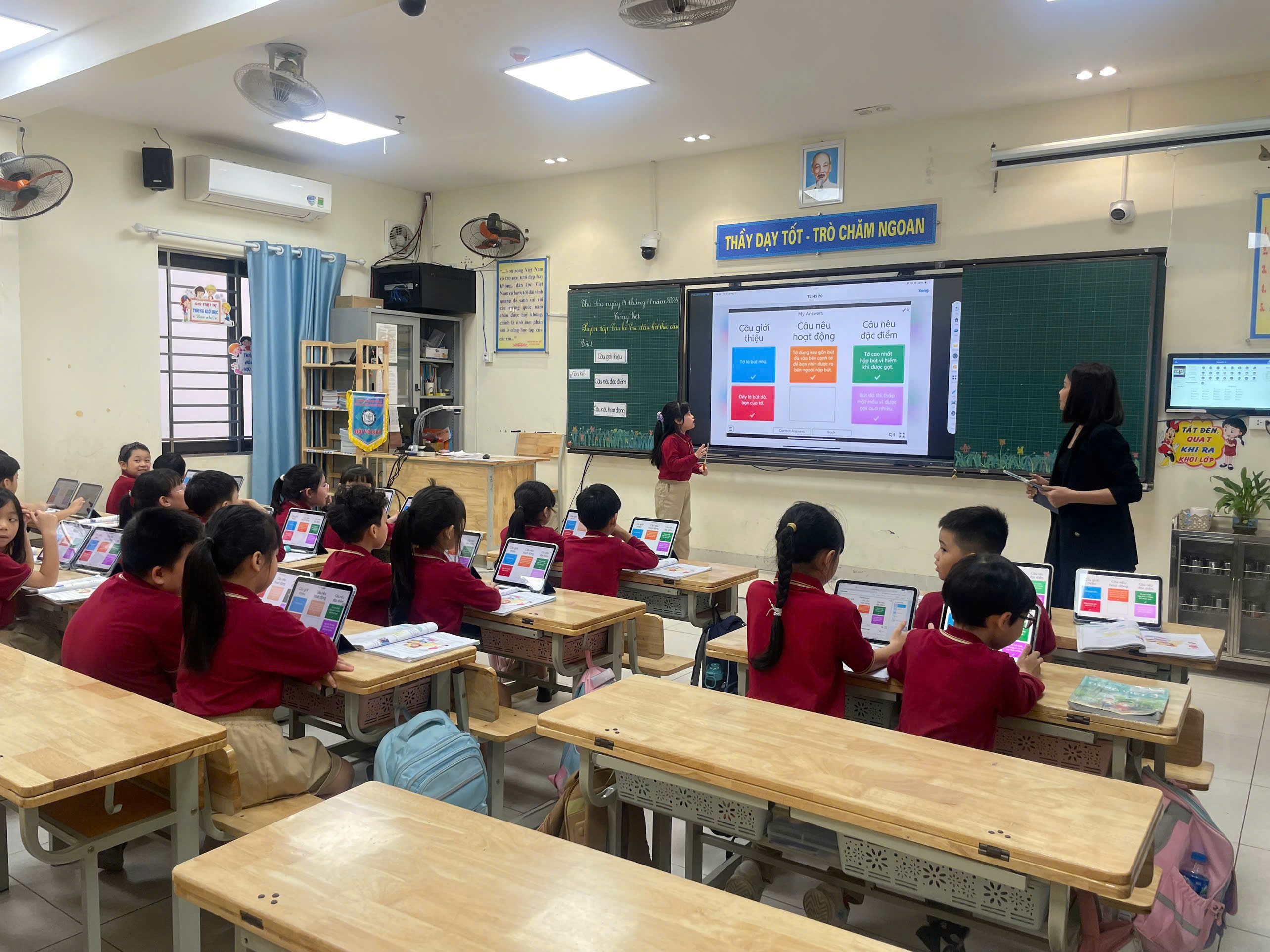 A group of children in a classroom
AI-generated content may be incorrect.