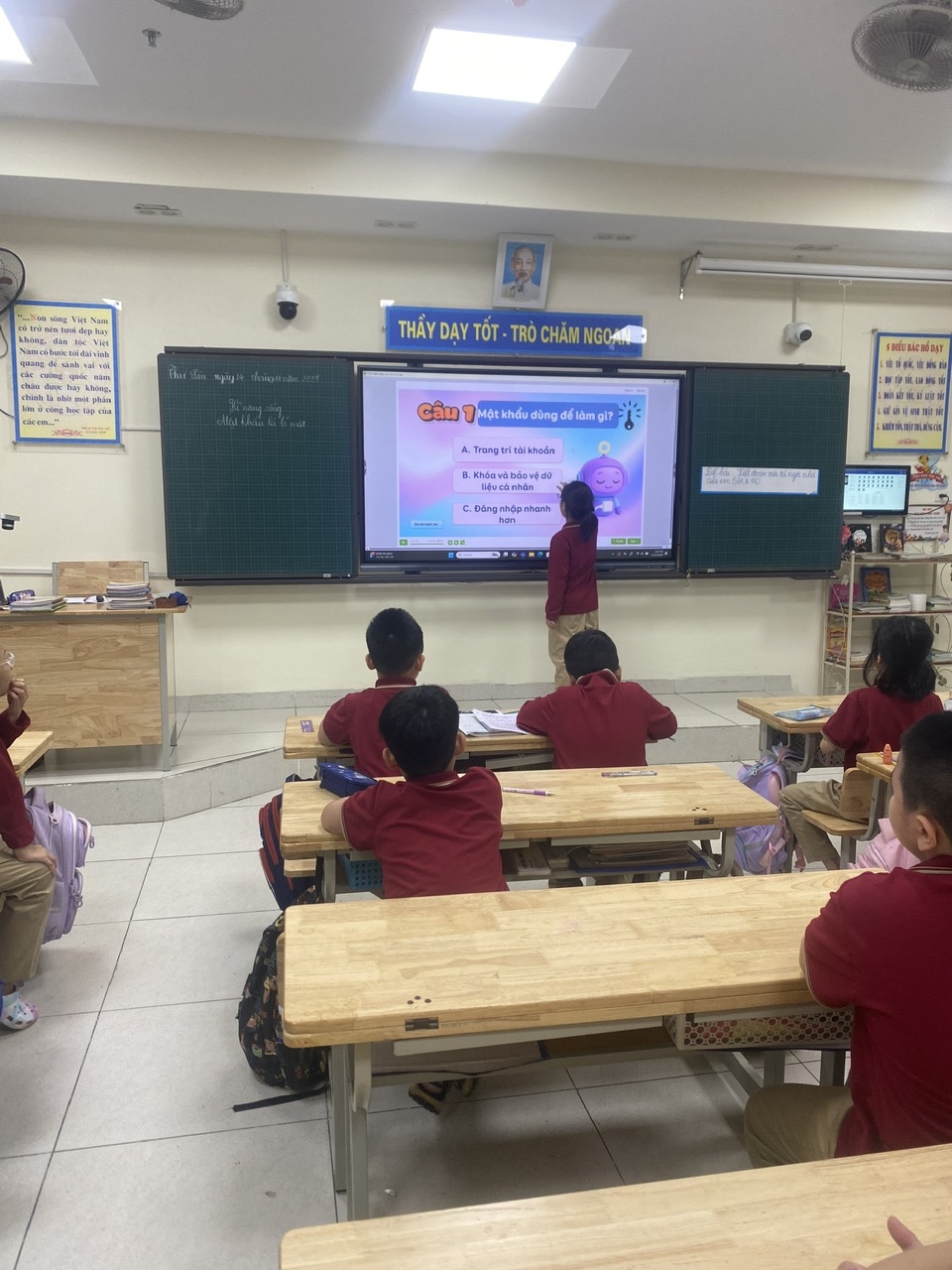 C:\Users\Administrator\Desktop\ảnh 1.jpg