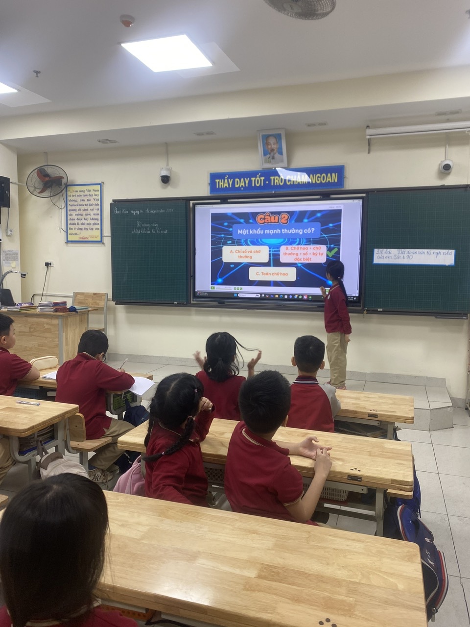 C:\Users\Administrator\Desktop\ảnh 2.jpg