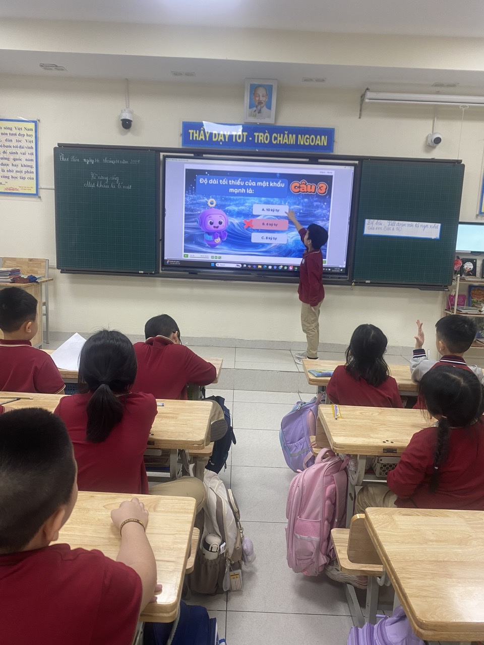 C:\Users\Administrator\Desktop\ảnh 4.jpg