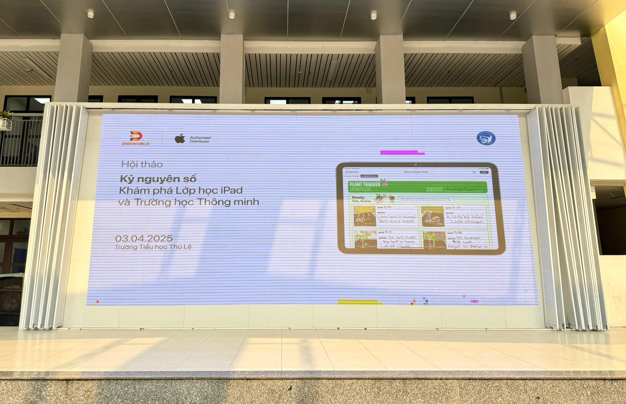 Có thể là hình ảnh về ‎văn bản cho biết '‎د CHOrWORLD Authoriand Coetrbunor Hộithảo thảo Hội Ky nguyên Kỳnguyênsố số Khám KhámpháLóphociPad LỚp học iPad và Trường học Thông TrươnghọcThôngminh minh ترم PLANT TRAGKER S 03.04.2025 03 2025 Trưởng hduhoc Tiduhoc.ThoLo ThaLe SUZSMSMILK ال‎'‎