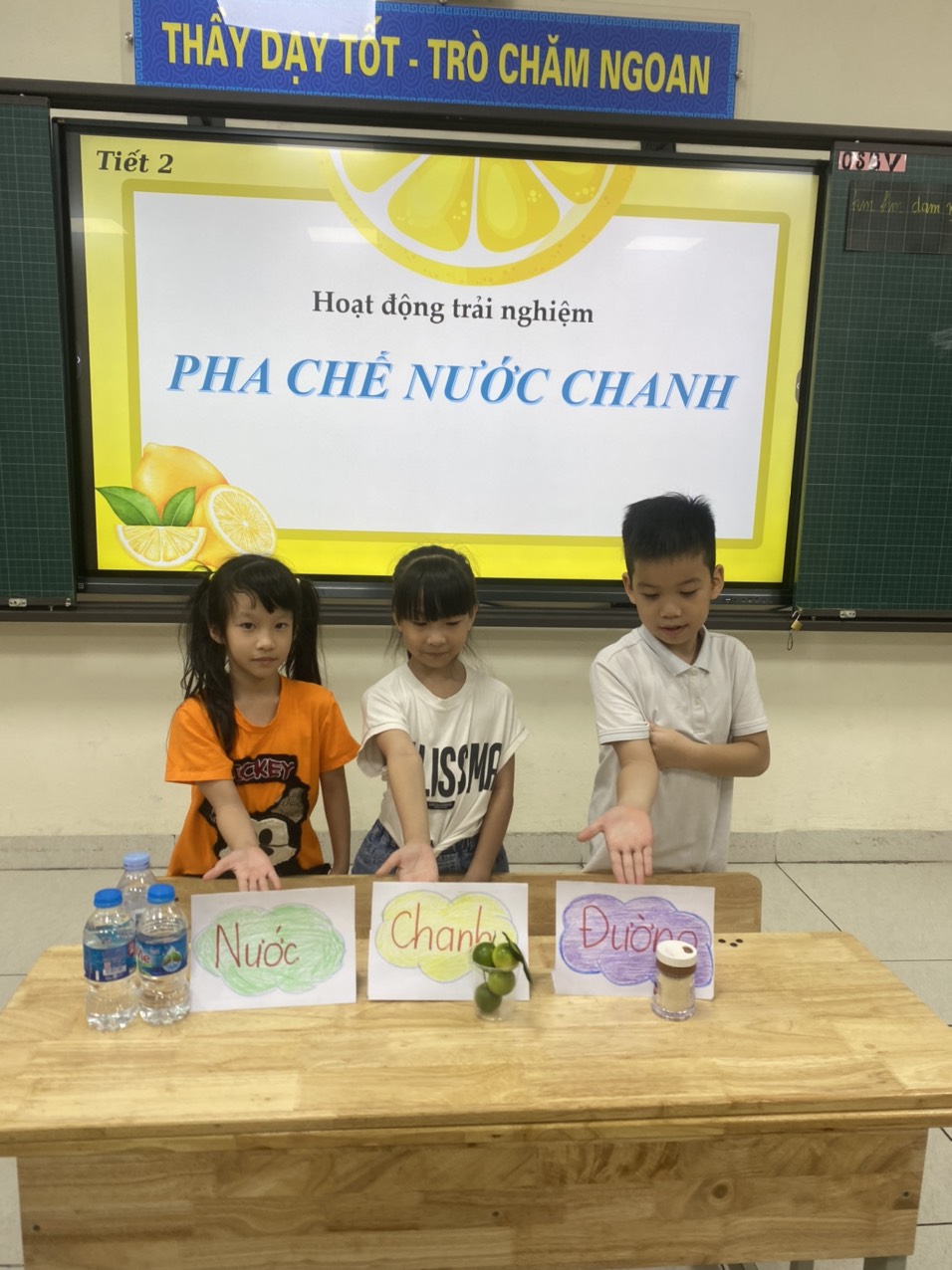 C:\Users\Administrator\Desktop\Pha chanh 1.jpg