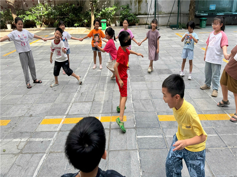 A group of children playing outside
AI-generated content may be incorrect.