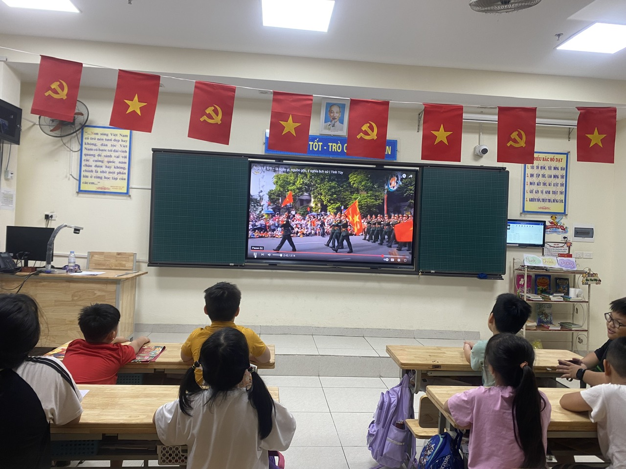 C:\Users\Administrator\Desktop\tranh cuối cùng.jpg