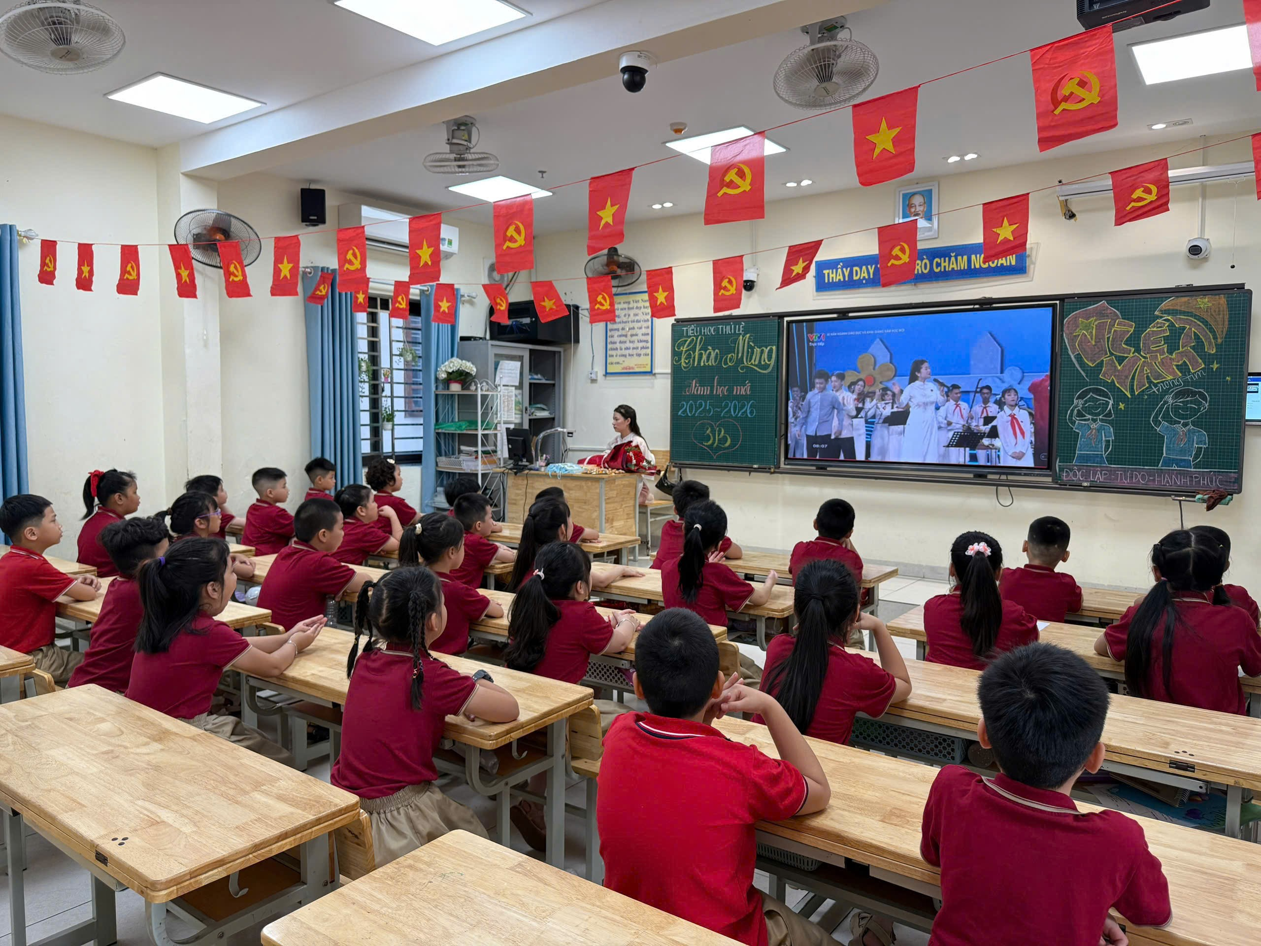 A group of students in a classroom
AI-generated content may be incorrect.