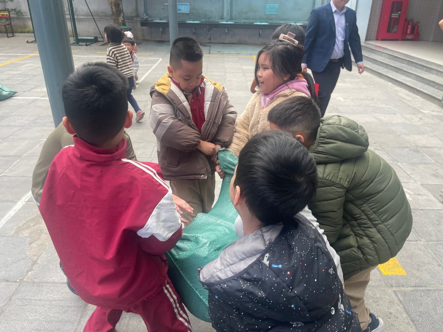 A group of children playing outside

AI-generated content may be incorrect.