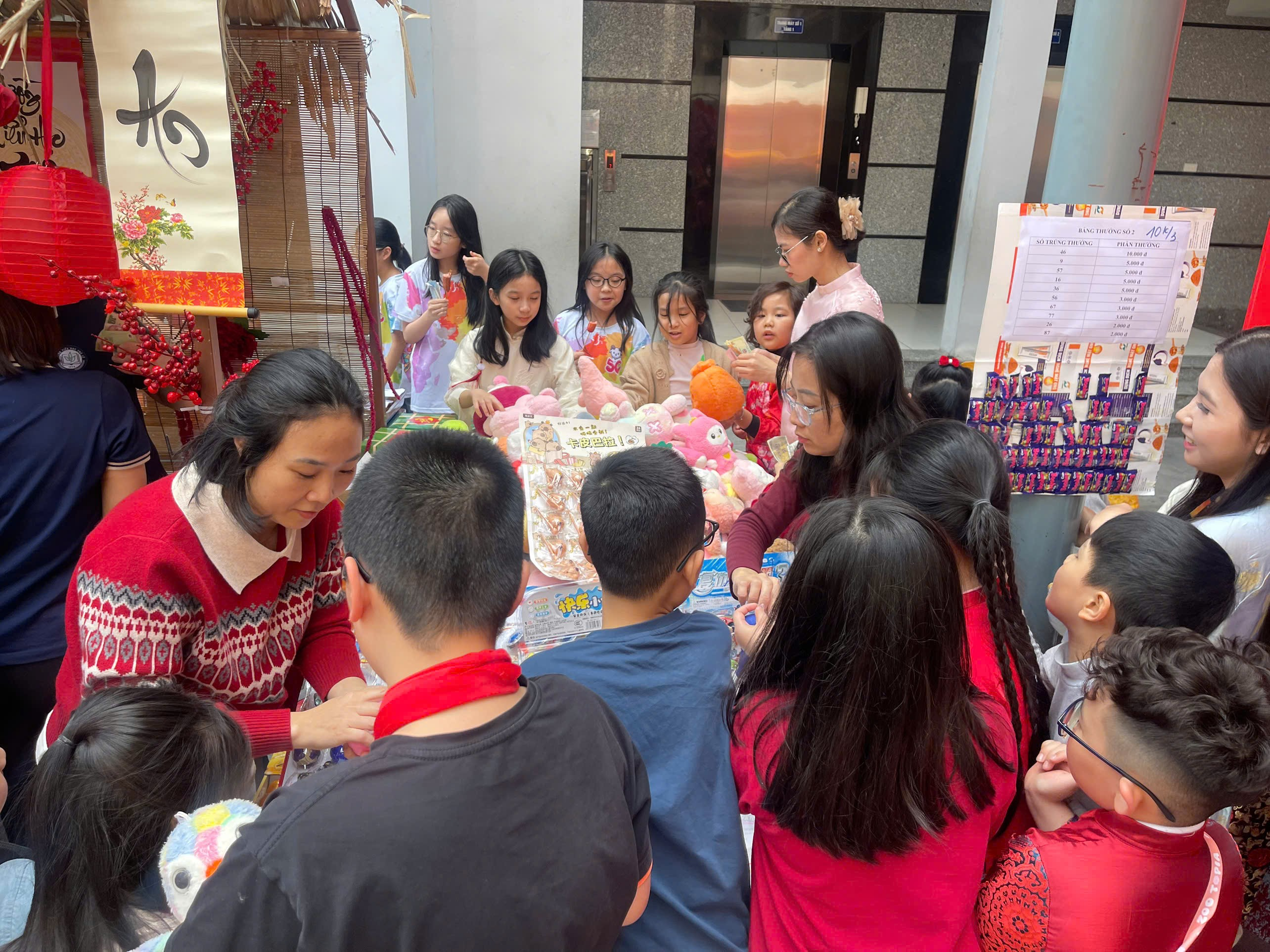 A group of people around a table

AI-generated content may be incorrect.