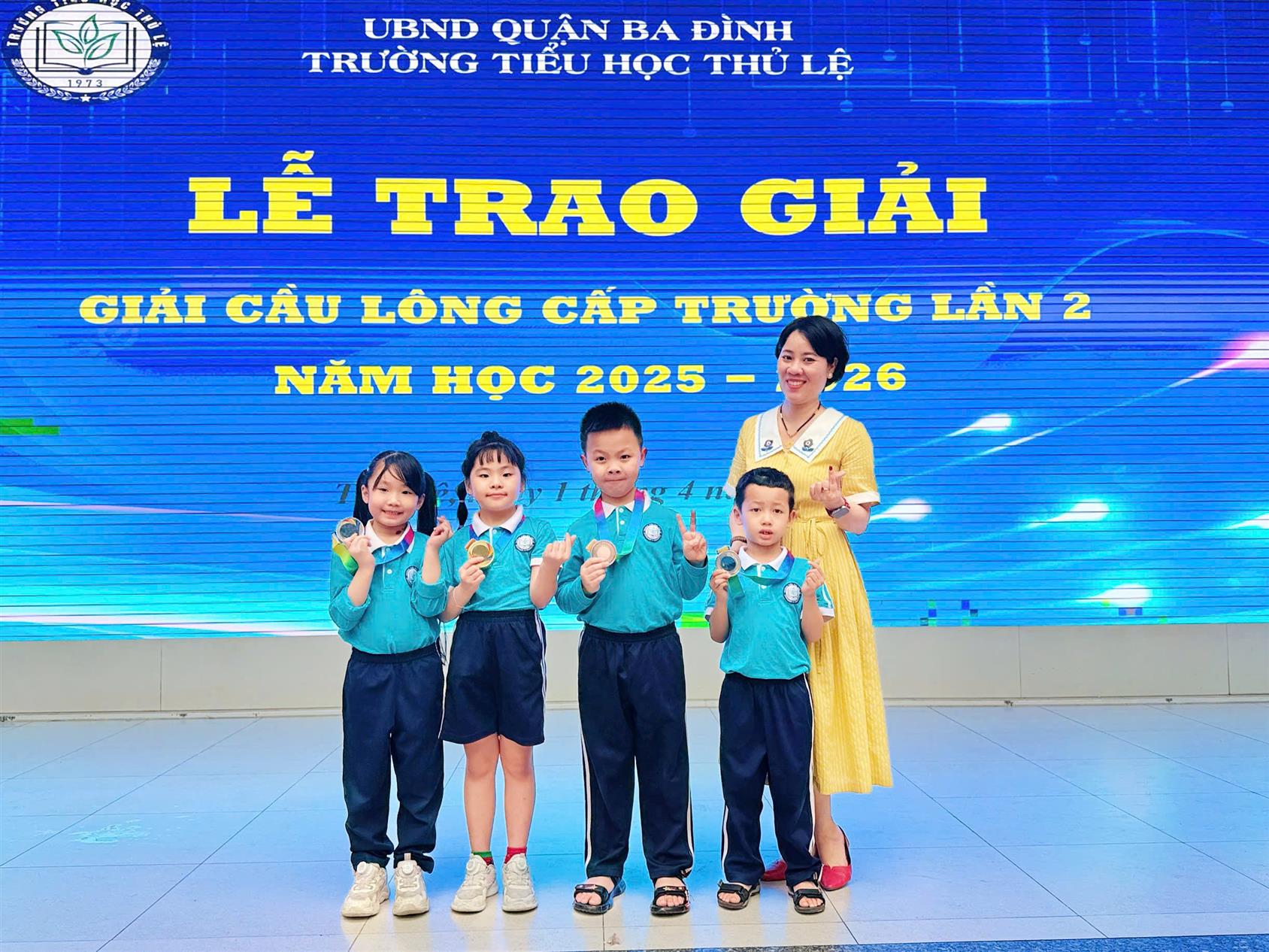 Lớp 1A- trường Tiểu học Thủ Lệ sôi nổi với Giải cầu lông – hưởng ngày Ngày thể thao Việt Nam.