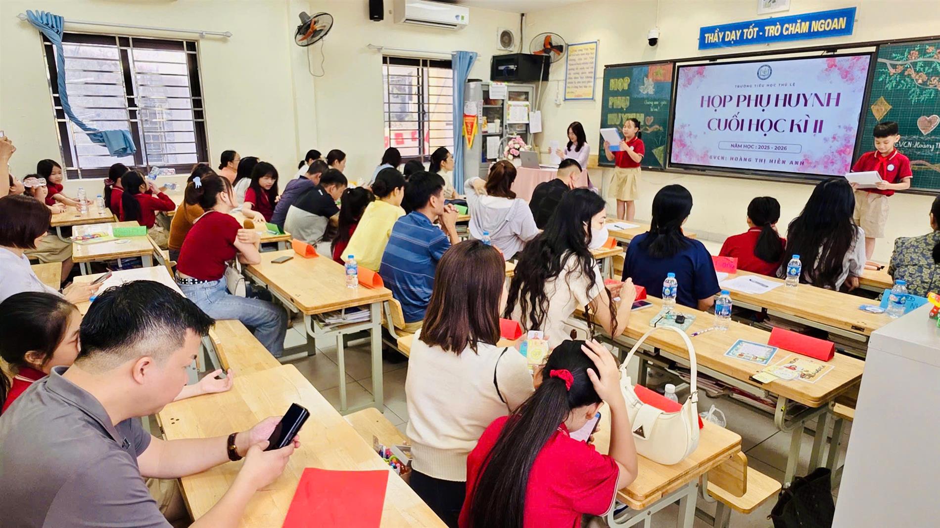 🌷 Buổi họp phụ huynh đặc biệt của lớp 4B – Khi học sinh tự tin làm chủ buổi họp🌷